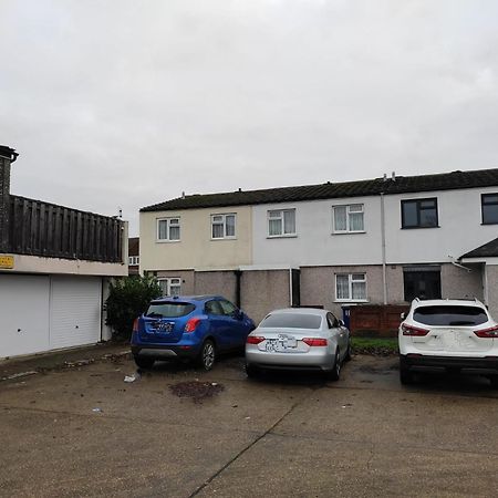 Elegant 3-Bedroom Home, Sleeps Up To 5 Guest. South Ockendon Eksteriør bilde